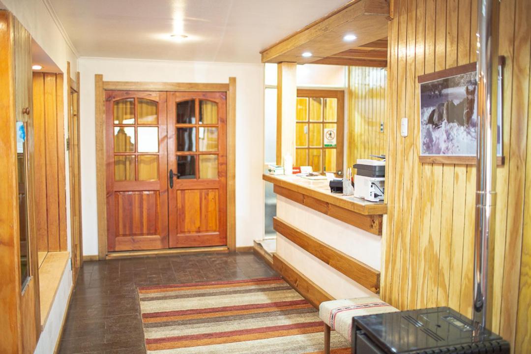 Roble Austral Hostal Coyhaique Exteriér fotografie