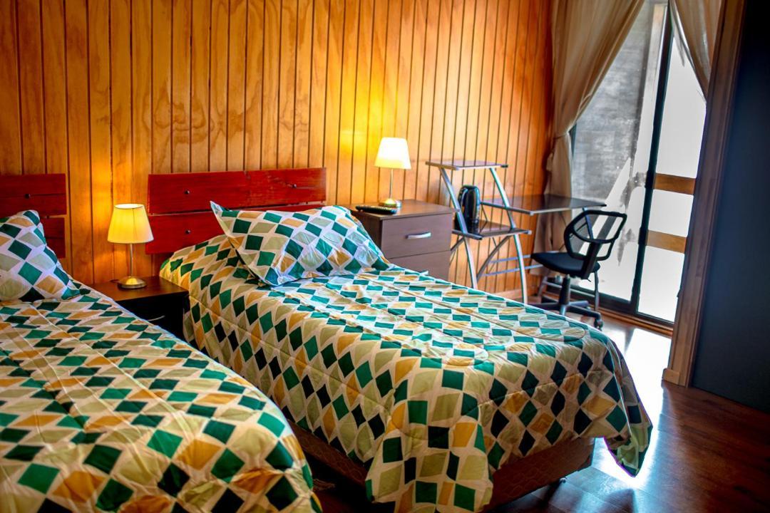 Roble Austral Hostal Coyhaique Exteriér fotografie